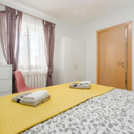 Apartment Alex - Best Location Porec Exterior photo