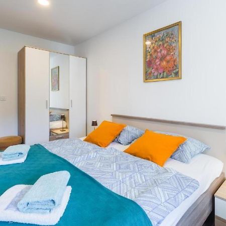 Apartment Alex - Best Location Porec Exterior photo