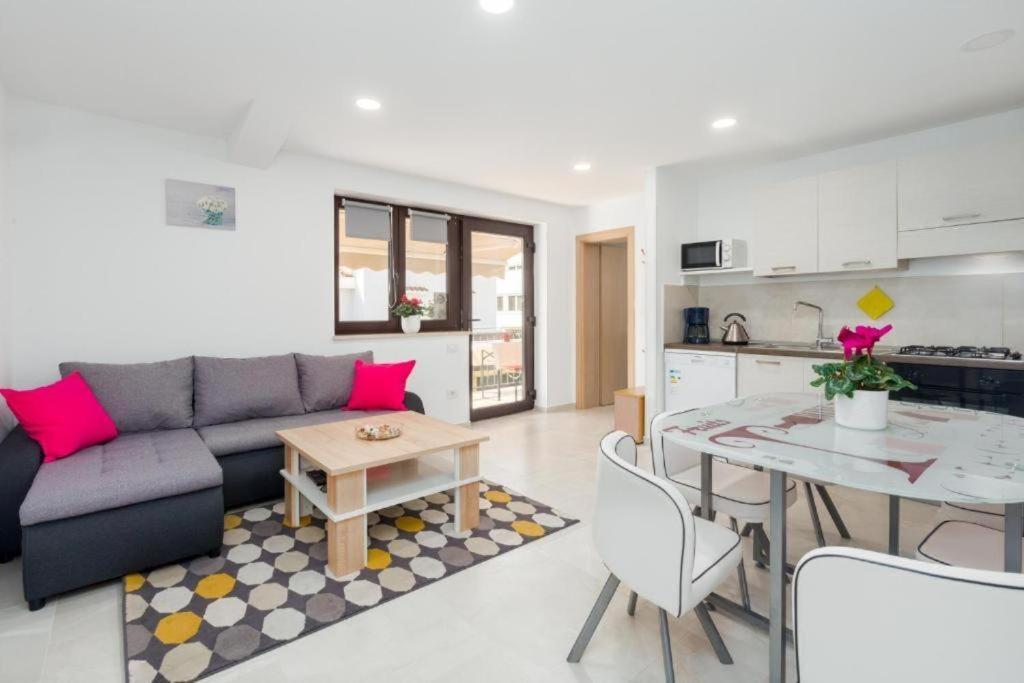 Apartment Alex - Best Location Porec Exterior photo